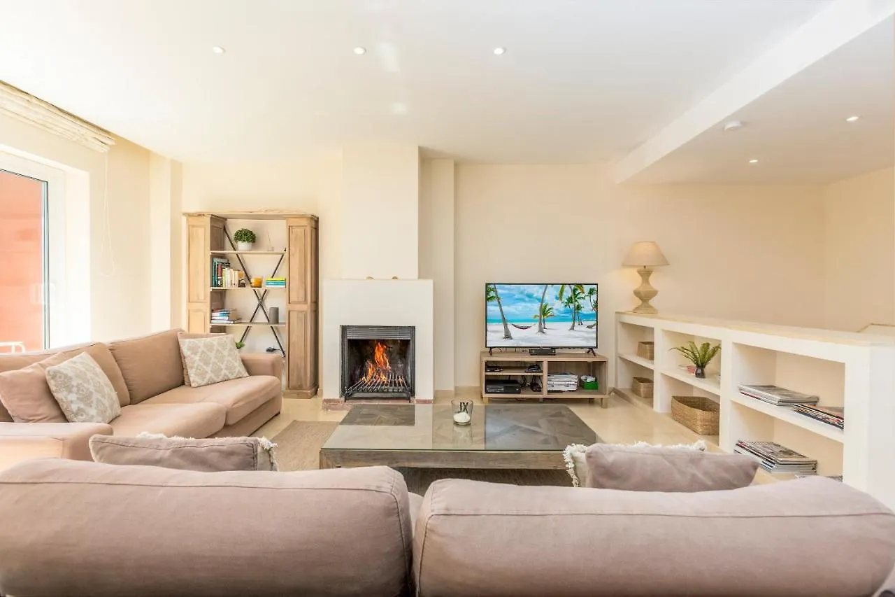 Appartamento First Line Penthouse In Puerto Sotogrande With Seaviews