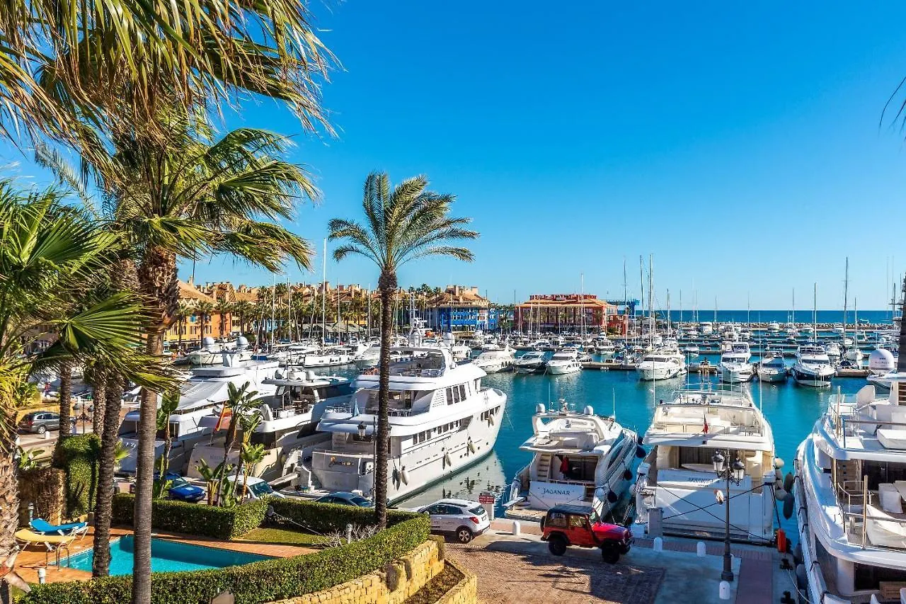 First Line Penthouse In Puerto Sotogrande With Seaviews Διαμέρισμα