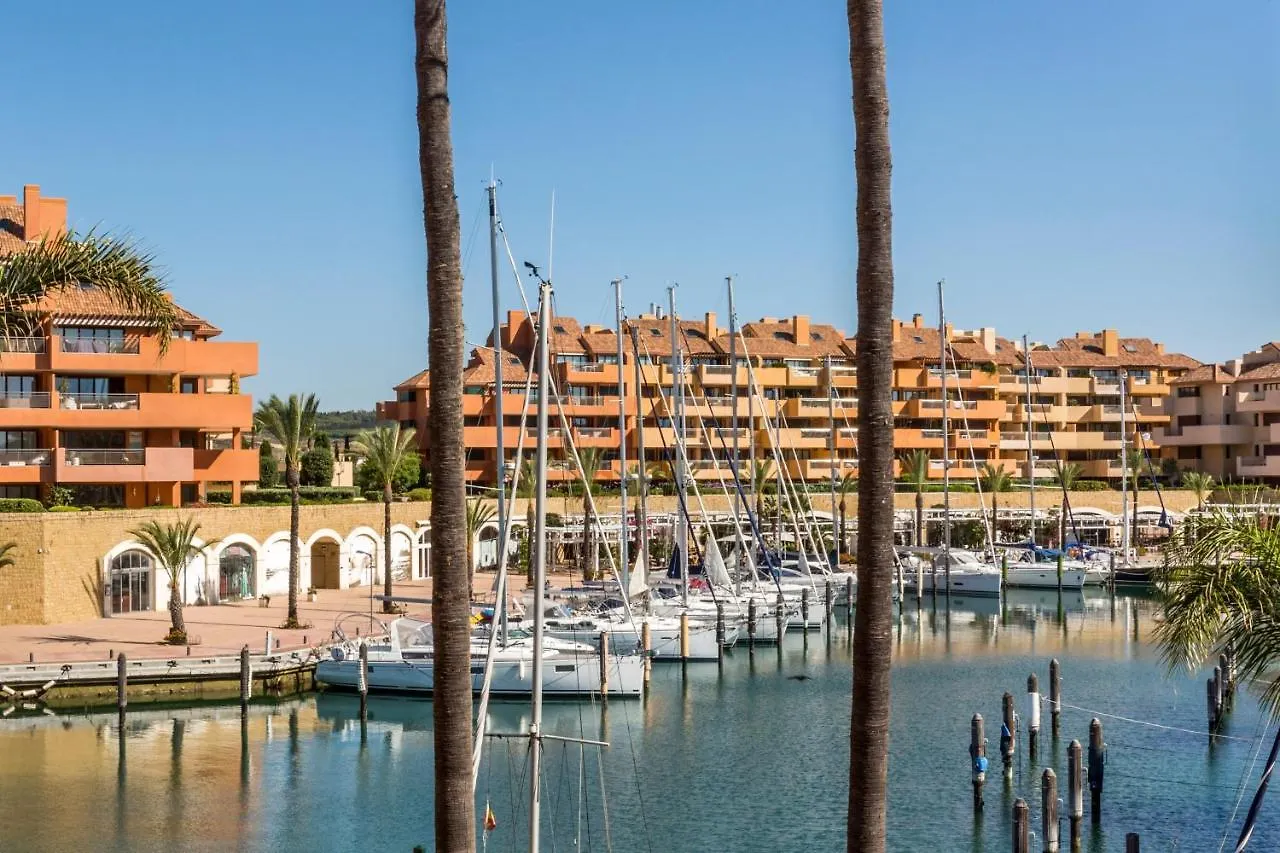 First Line Penthouse In Puerto Sotogrande With Seaviewsアパートメント 0*,  スペイン