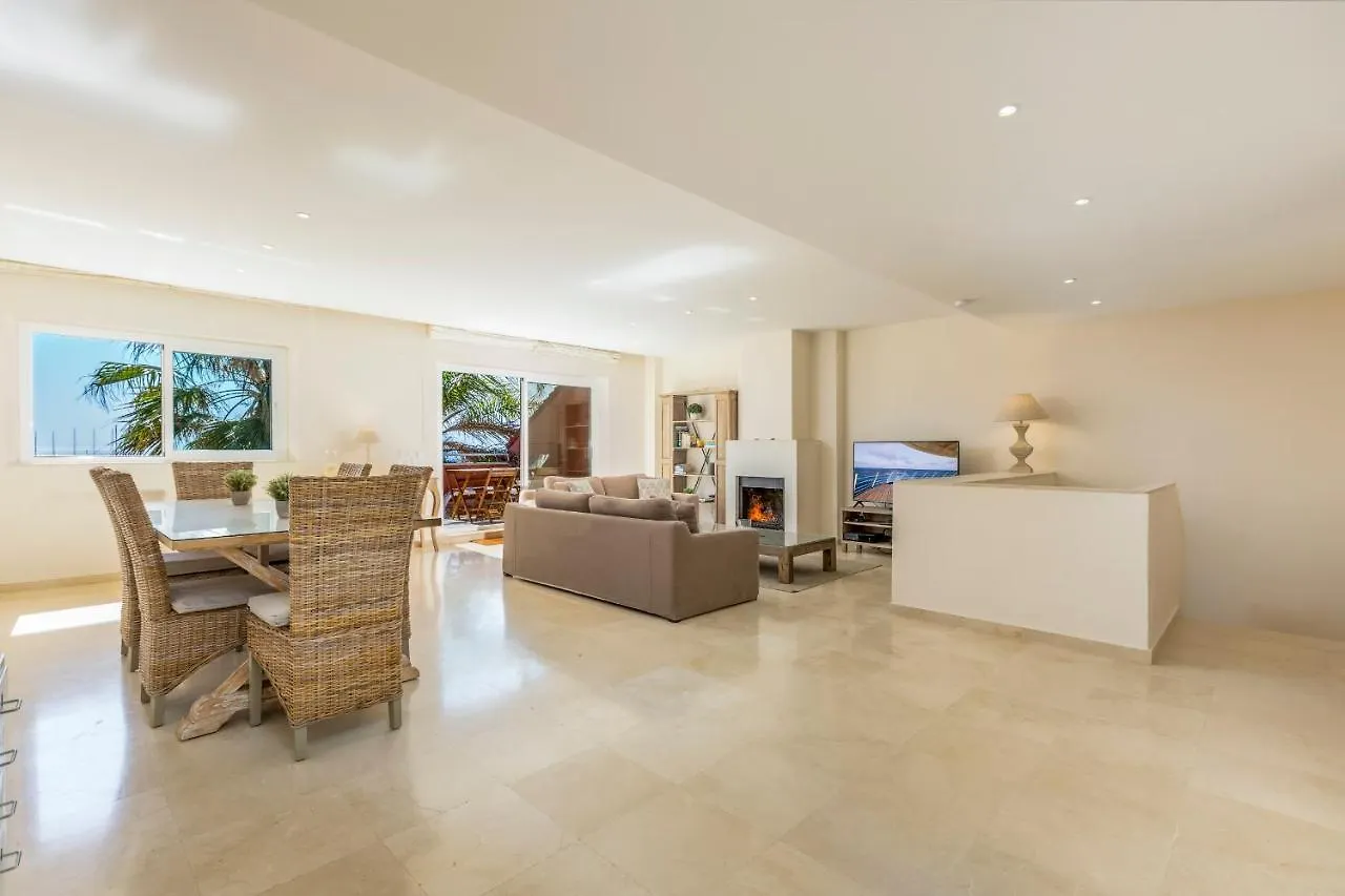 First Line Penthouse In Puerto Sotogrande With Seaviewsアパートメント スペイン